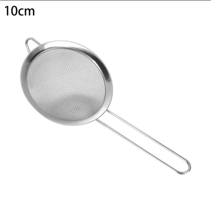 (READY STOCK)Stainless Steel Strainer Sieve Mesh Thickening Flour Powder Baking Tool Cake Kitchen Oil Colander