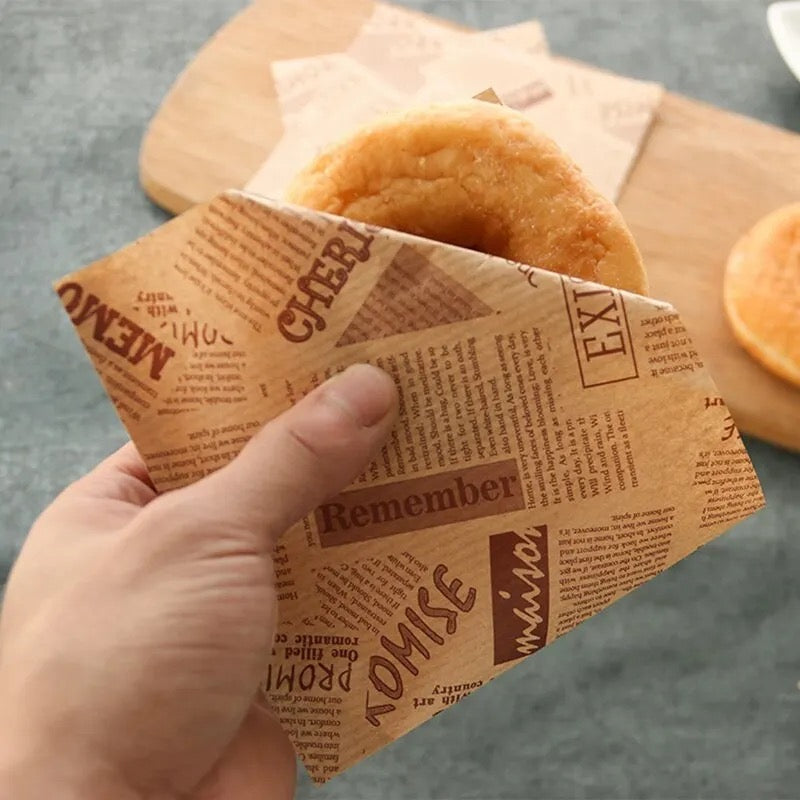 (READY STOCK)Kraft Paper Sandwich Paper Wrap Disposable Food Packing Triangle Shape Oil- Proof Doughnut Baking 50 Pcs